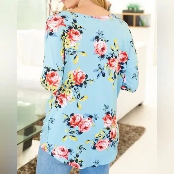 White Birch Medium Dusty‎ Blue Floral Print Long Sleeve Twist Front Top NWOT - Picture 3 of 7